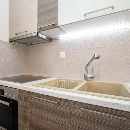 Anius Aparthotel