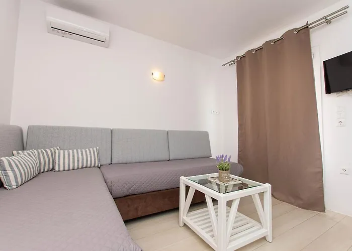 Hotel apartamentowy Anius Plintri