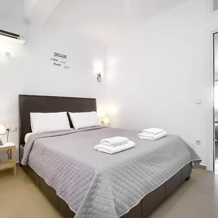 Apart-hotel Anius 3*